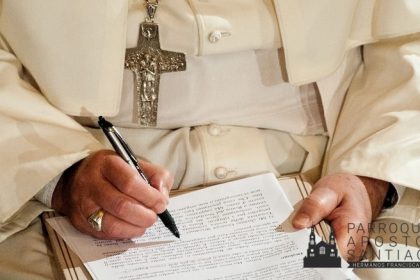 Papa Francisco establece ministerio de catequistas
